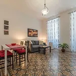 Апартаменты Guesthost - Borgo Pio Elegant Apartment!