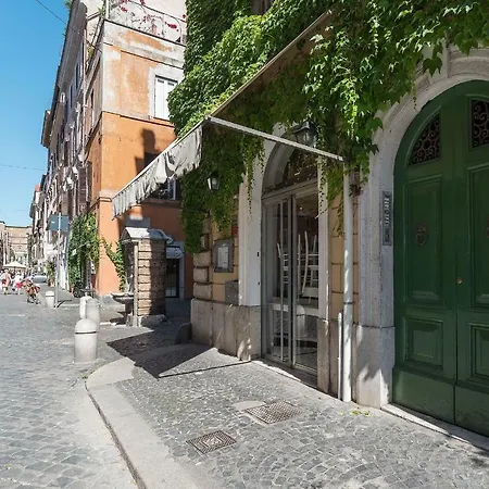 Cozy Flat Borgo Pio * Rome