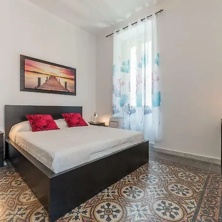 Daire Guesthost - Borgo Pio Elegant Apartment! *