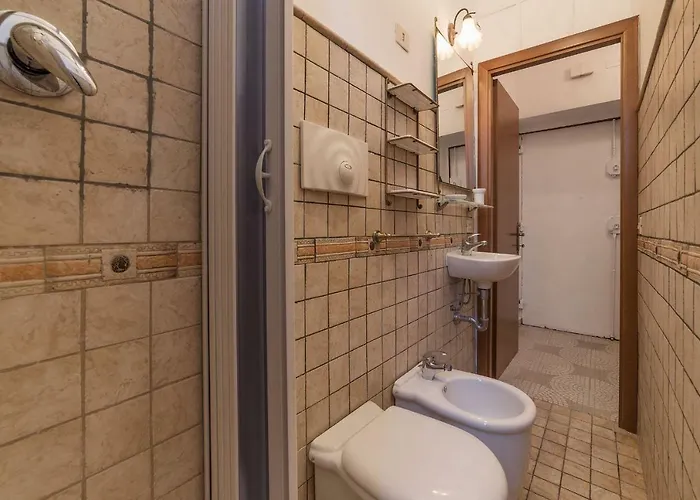 Guesthost - Borgo Pio Elegant Apartment! *