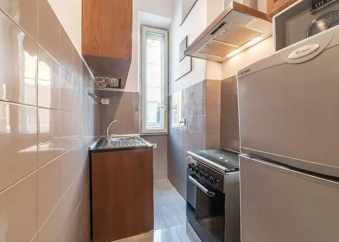 Guesthost - Borgo Pio Elegant Apartment! * Rom