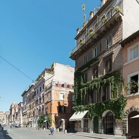 Guesthost - Borgo Pio Elegant Apartment!