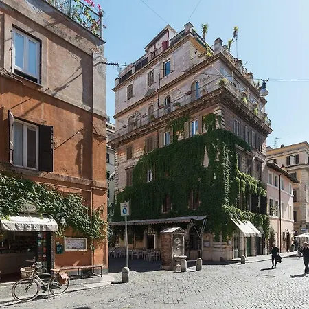 Guesthost - Borgo Pio Elegant Apartment! ローマ